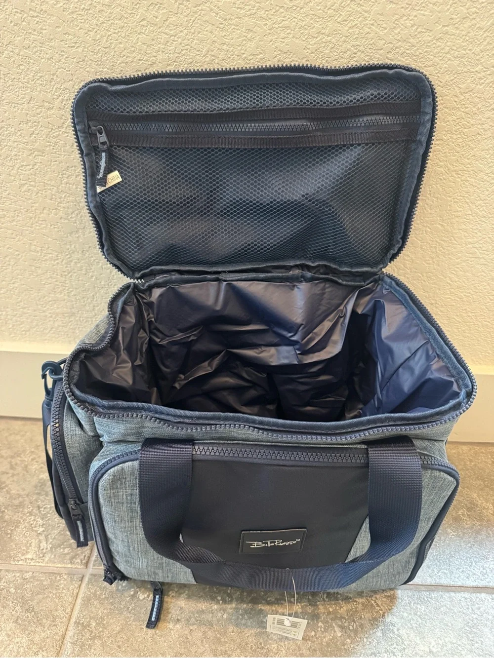 Bella Russo 12 inch 3-can holder cooler bag NEW